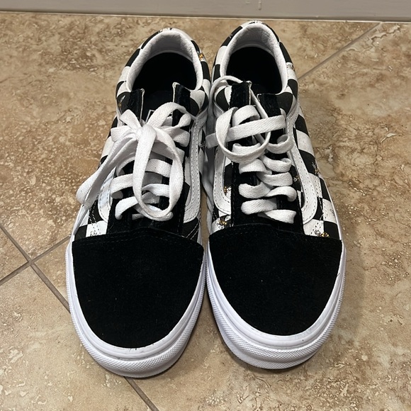 Vans - Picture 2 of 4